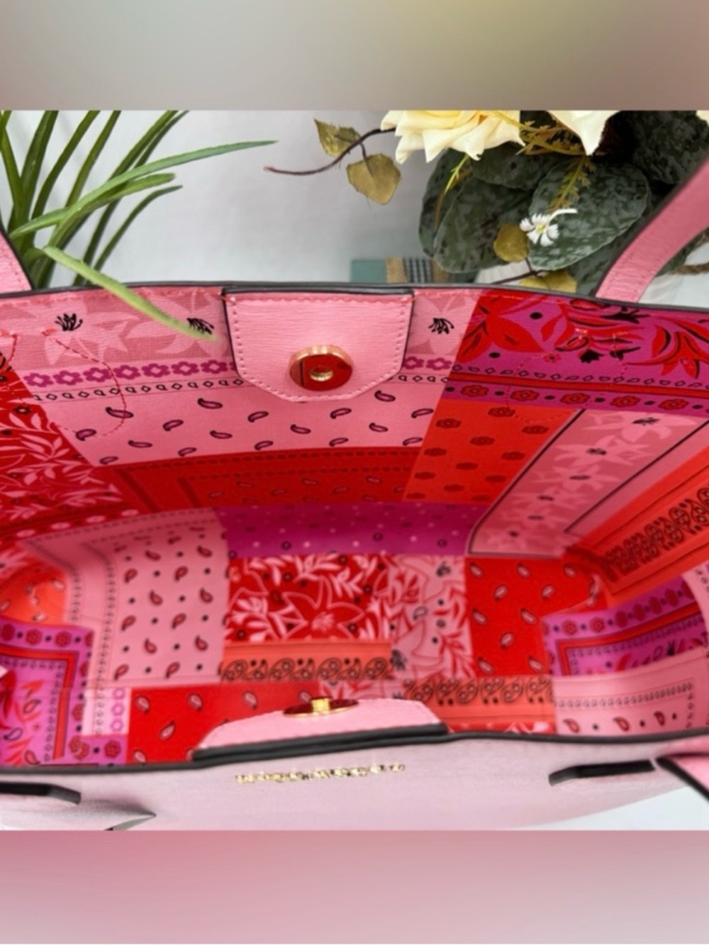 Kate Spade Bleecker large tote bag in pink bandanna saffiano leather - Picture 5 of 5